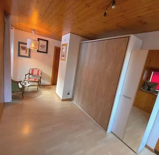 Cosy Au Centre Du Village アパート